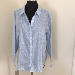 NWT! CHICO ’S size 3 matin blue button down shirt